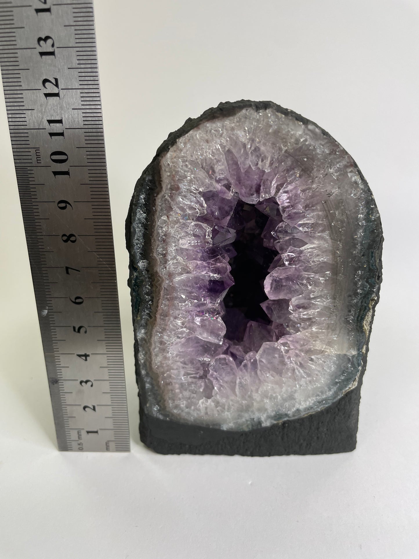 Amethyst GEODE - 1030