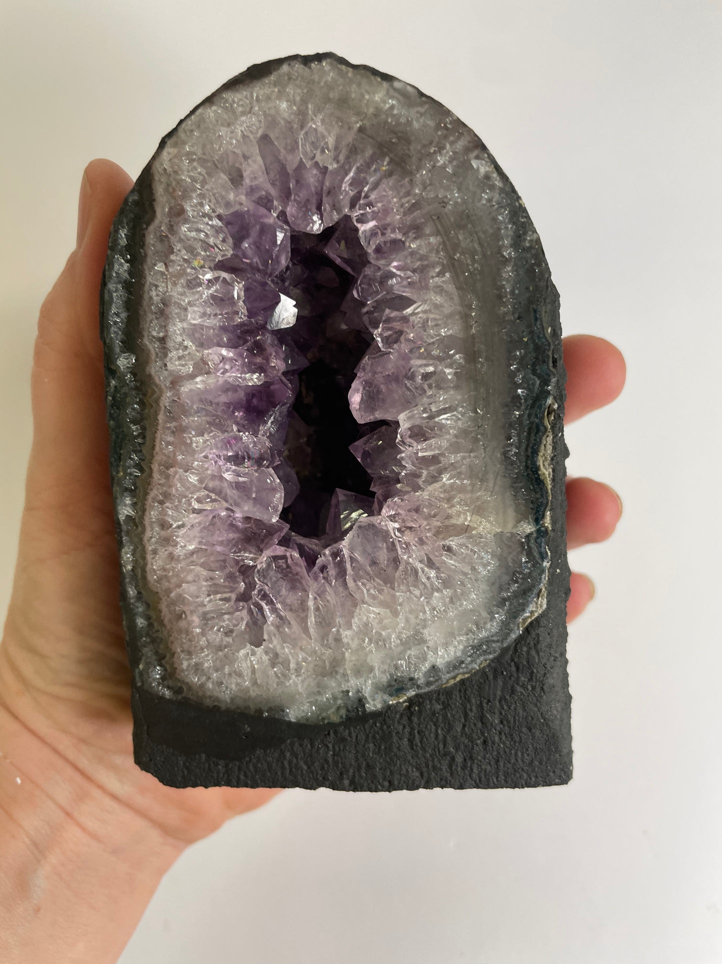 Amethyst GEODE - 1030