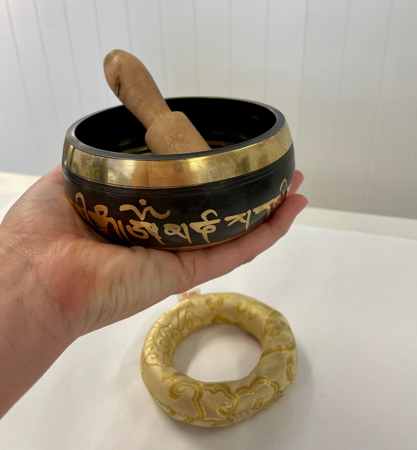 Black + Gold Medium Singing Bowl - 5012